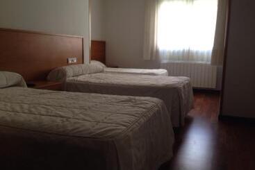 پانسیون Hostal El Poligono