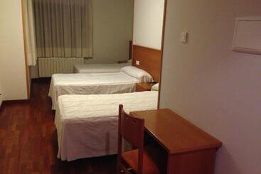 پانسیون Hostal El Poligono