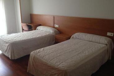 پانسیون Hostal El Poligono