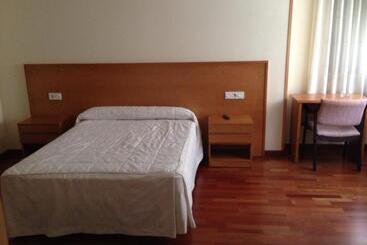 پانسیون Hostal El Poligono