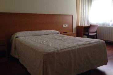 پانسیون Hostal El Poligono