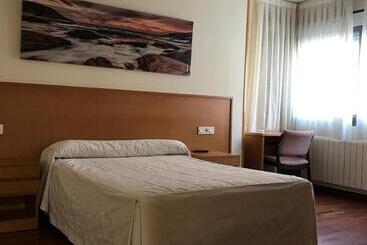 پانسیون Hostal El Poligono