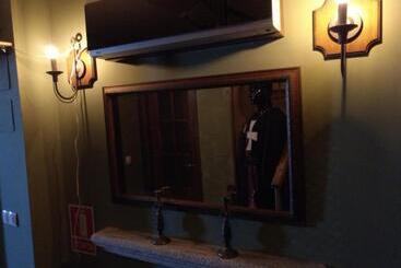 پانسیون Hostal Medievo