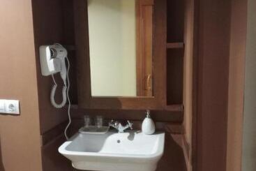 پانسیون Hostal Medievo