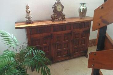 پانسیون Hostal Santa Barbara