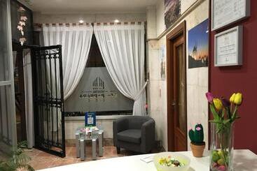 پانسیون Hostal Santa Barbara