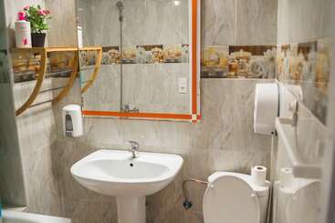 پانسیون Go Bcn Hostal Ideal Badal   Hostel
