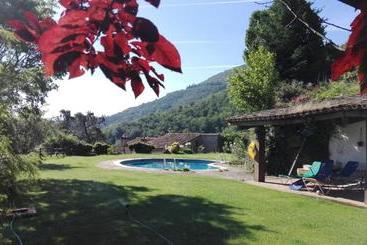 هتل Hostal Rural Masia El Buxaus Montseny