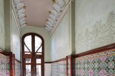 پانسیون Hostal Balkonis