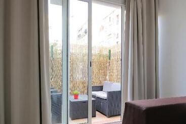 پانسیون Hostal Balkonis