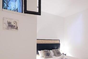 پانسیون Hostal Balkonis