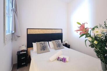 پانسیون Hostal Balkonis