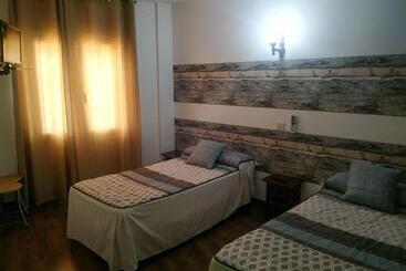 پانسیون Hostal El Rincón   Casa Marcos