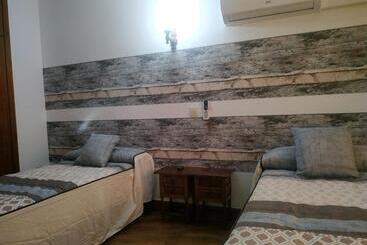 پانسیون Hostal El Rincón   Casa Marcos