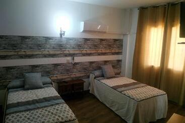پانسیون Hostal El Rincón   Casa Marcos
