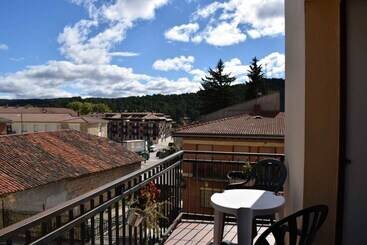پانسیون Hostal La Tablada