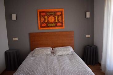 پانسیون Hostal La Tablada