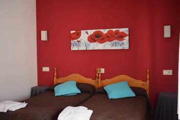 پانسیون Hostal La Tablada