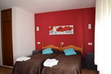 پانسیون Hostal La Tablada