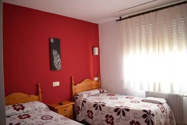 پانسیون Hostal La Tablada