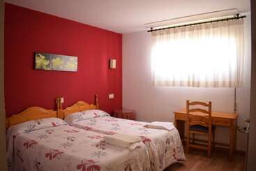 پانسیون Hostal La Tablada