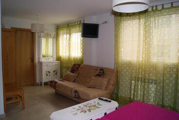 پانسیون Hostal Peñacárdena