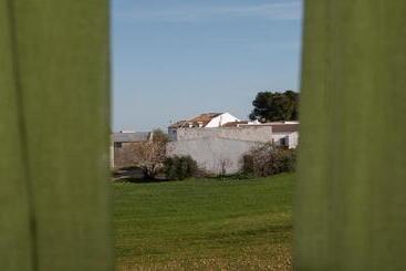 پانسیون Hostal Restaurante El Cary