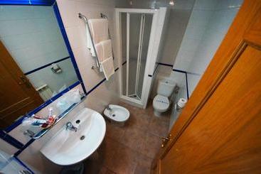 پانسیون Hostal Restaurante El Surtidor