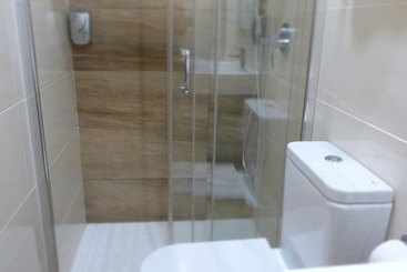 پانسیون Hostal Restaurante La Masía