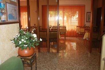 Pensão Hostal Torre Mar
