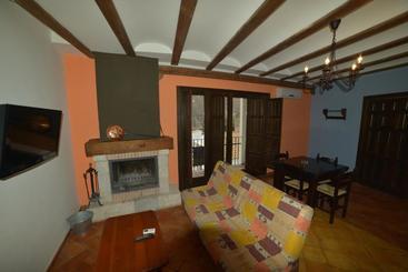 Apartamentos Rurales Puerta Del Sol - Alcala del Jucar