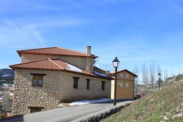 Casa Rural Lahuerta Apartamentos - Гвадалавиар