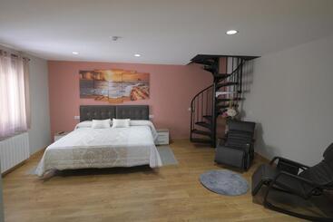 هتل Hostal Restaurante Goya