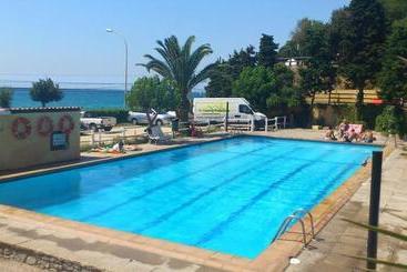 بنسيون Camping Masnou