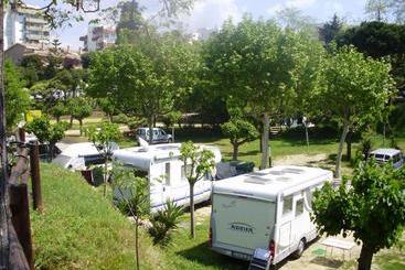 پانسیون Camping Masnou