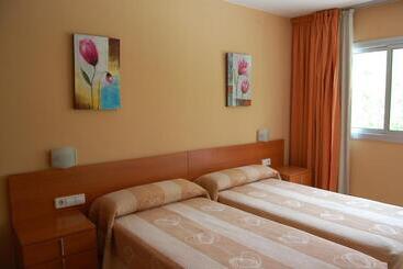 پانسیون Hostal Cal Siles