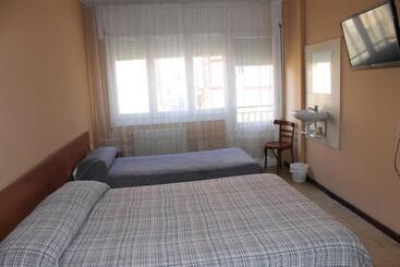پانسیون Hostal Cal Siles