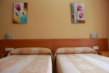 پانسیون Hostal Cal Siles