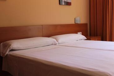 پانسیون Hostal Cal Siles