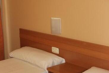 پانسیون Hostal Cal Siles