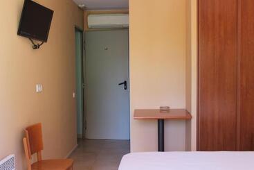 پانسیون Hostal Cal Siles