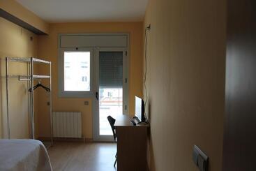 پانسیون Hostal Cal Siles