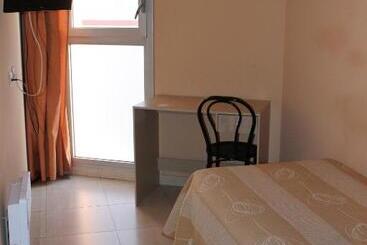 پانسیون Hostal Cal Siles