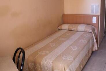 پانسیون Hostal Cal Siles