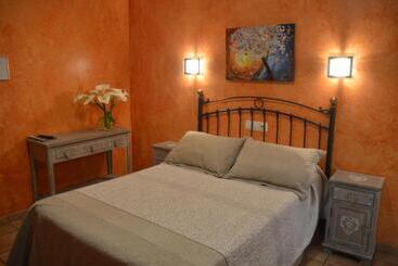 پانسیون Hostal El Lechuguero