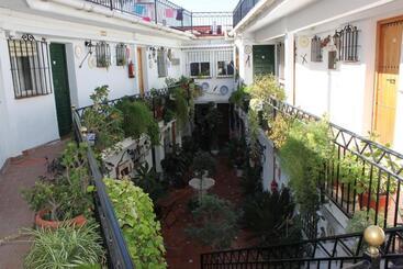 پانسیون Hostal El Patio