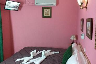 پانسیون Hostal El Patio