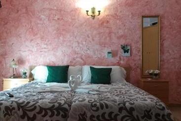 پانسیون Hostal El Patio