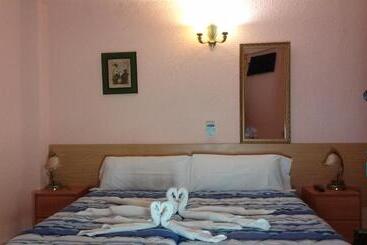 پانسیون Hostal El Patio
