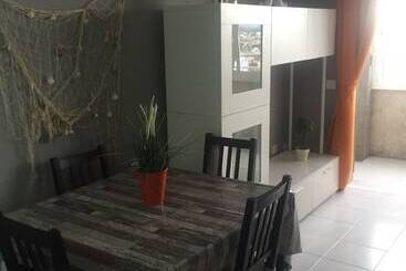 پانسیون Hostal Emporda